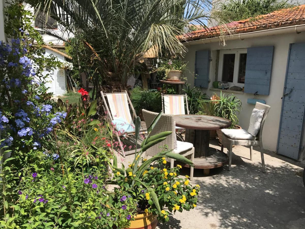 Cabanon De Camille Bed & Breakfast Saintes-Maries-de-la-Mer Exterior foto