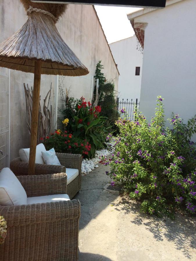 Cabanon De Camille Bed & Breakfast Saintes-Maries-de-la-Mer Exterior foto